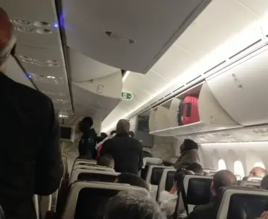 اعتصام داخل طائرة بمطار محمد الخامس بالدار البيضاء